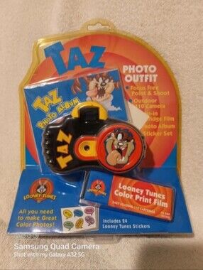 Vintage Looney Tunes Taz Photo Outfit includes 110 Camera